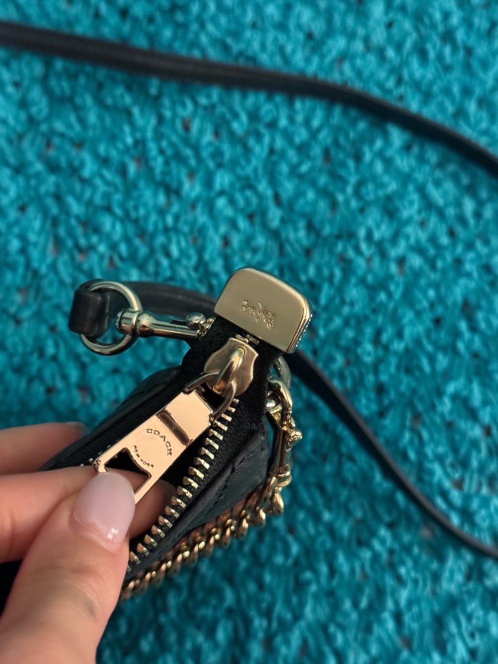 Coach Carrie black quilted crossbody chain purse like new - Picture 10 of 12